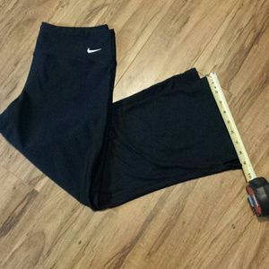 Nike women's Yoga/ joggers Capri black size small